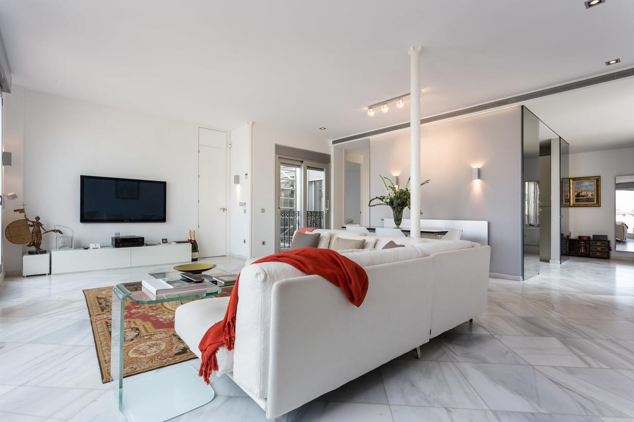 Puerta Del Leon Apartment Seville Luaran gambar